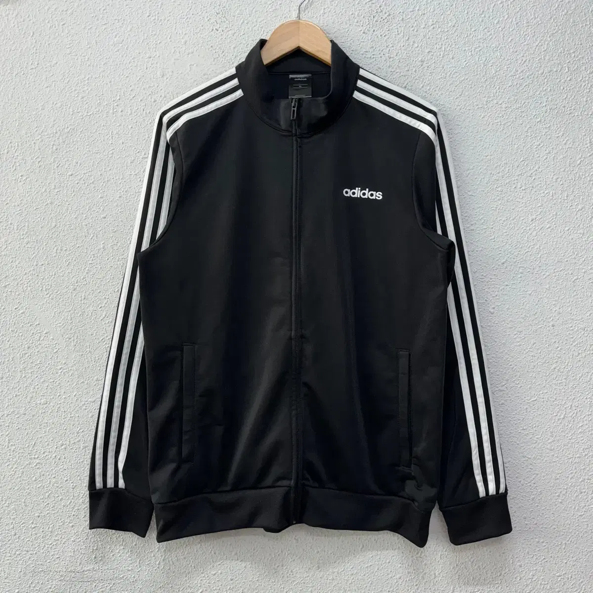 アディダス　トラックジャケット黒Lサイズ 新品 adidas 黒 L オーバーサイズファイヤーバードトラック
